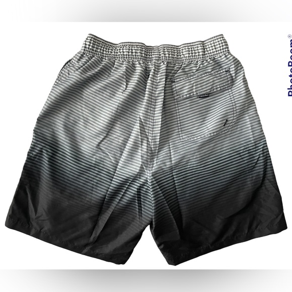 CALVIN KLEIN - Mens Swim trunks. Inner netting & front and back pockets. Size M. - Picture 5 of 7